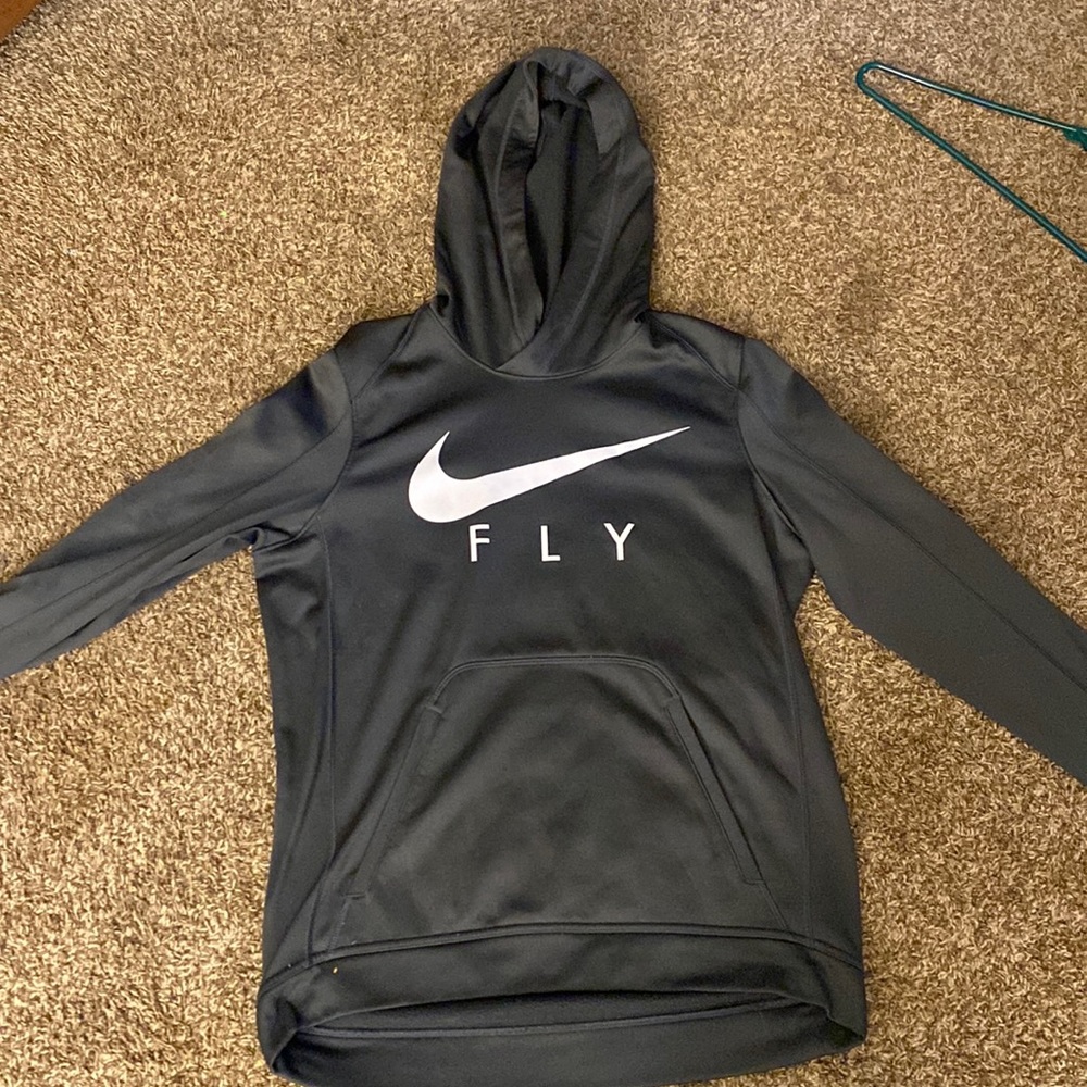 Gray Nike men’s sweatshirt. In new like condition